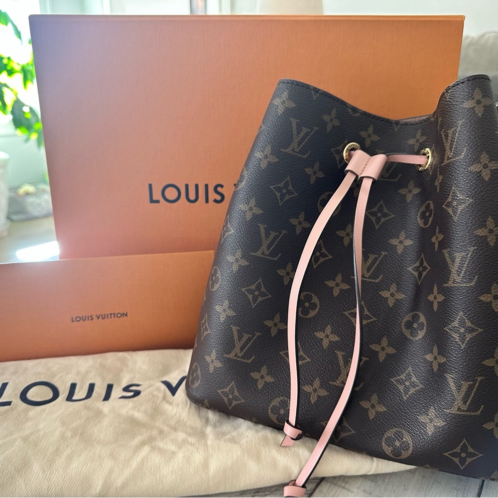 Louis Vuitton Neo Noe MM Monogram Rose Poudre w/ Dust Cover &  Box